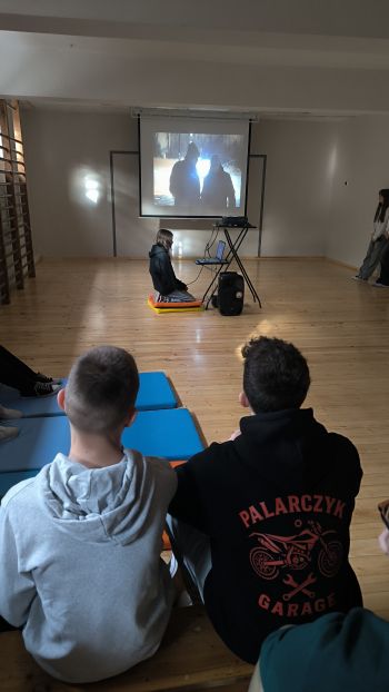 BEZPIECZNE FERIE - prelekcja