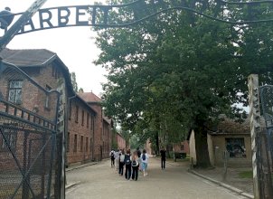 WYCIECZKA DO MUZEUM AUSCHWITZ-BIRKENAU