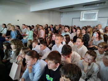 KINO ,,UŚMIECH” W NASZEJ SZKOLE