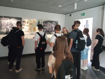 WYCIECZKA DO MUZEUM AUSCHWITZ-BIRKENAU