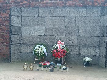 WYCIECZKA DO MUZEUM AUSCHWITZ-BIRKENAU