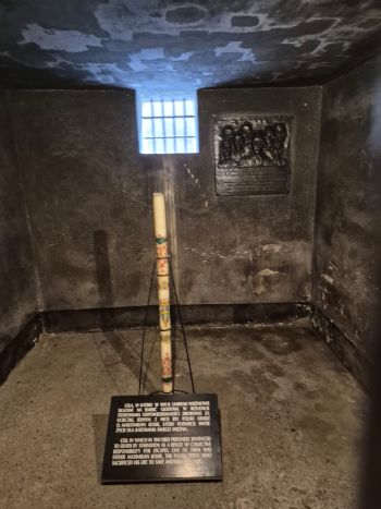 WYCIECZKA DO MUZEUM AUSCHWITZ-BIRKENAU